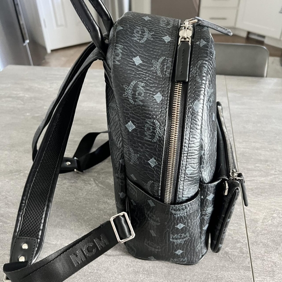 Very Rare Hard To Find GENUINE HEAVY DUTY LEATHER  Not Canvas Like All Other Mcm - Picture 6 of 8